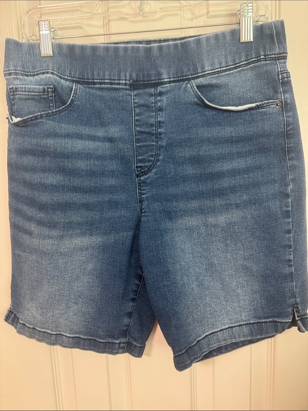 DKNY Slim Fit Denim Shorts in Medium Blue Wash
